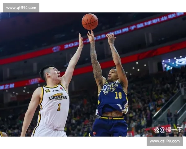 以拼抢篮板为核心提升团队实力助力球队赢得关键比赛胜利